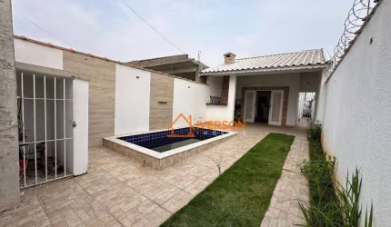 Casa para venda em Peruíbe com piscina