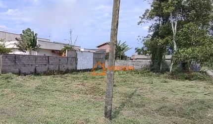 Terreno amplo para venda em Peruíbe