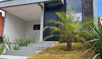 Linda Casa no condomínio jardim–3 Dormitórios em Condomínio Fechado