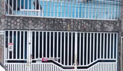 Casa com 3 quartos à venda na Rua Califórnia, 89, Jardim Santo Eduardo, Embu das Artes por R$ 380.000