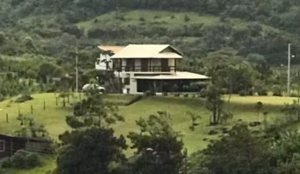 Casa Alvenaria para Venda em Areias de Macacu Garopaba-SC