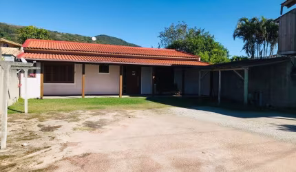 Casa Alvenaria para Venda em Encantada Garopaba-SC