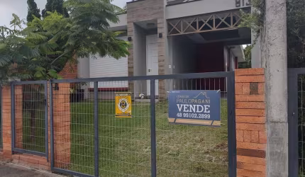 Casa à venda no bairro Centro - Garopaba/SC