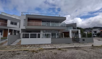 Casa para alugar no bairro Morrinhos - Garopaba/SC