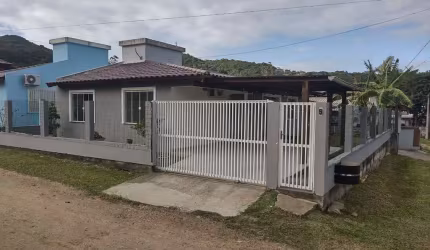 Casa para alugar no bairro Ambrósio - Garopaba/SC