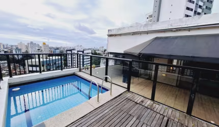 Cobertura, 160m², área gourmet, 2/4, piscina privativa, 2 suítes, fino acabamento, climatizado, armários, 2 vagas. Agende sua visita!