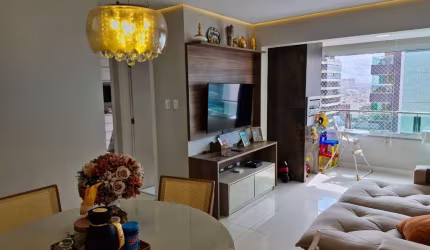 Apartamento decorado, 72m², climatizado, 2/4, suíte, varanda gourmet, vista mar, climatizado, fino acabamento por apenas: R$ 670.000,00