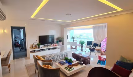 Patamares, 130m², vista mar, andar alto, varanda integrada, 1 suíte, climatizado, fino acabamento, 2 vagas, fino acabamento. Agende sua visita!