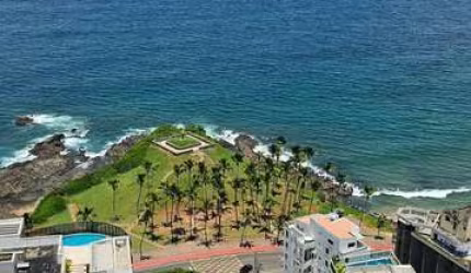 Apartamento alto padrão, andar alto, 209m², 4 quartos, 4 suítes, recém construído, fino acabamento, vista mar espetacular. Agende sua visita!