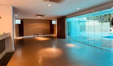 Mansão Alphaville 1, nascente, finamente decorada, 4 suítes, piscina privativa, climatizado, sauna, área verde, alto luxo! Agende sua visita!