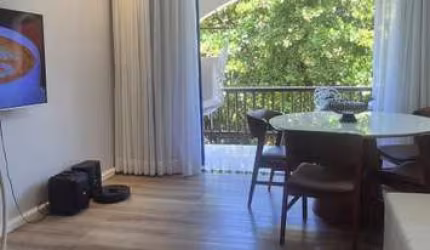 Village duplex em Buraquinho, 90m², 2/4, varandas, 2 suítes, climatizado, nascente, jardim, condomínimo com marina, 2 vagas por apenas: R$550.000,00