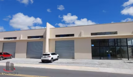 Salão Comercial para Locação em Mogi das Cruzes, Alto Ipiranga, 2 banheiros, 4 vagas