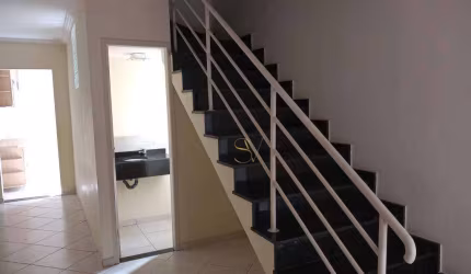 Lindo Sobrado com 3 dormitórios para alugar, 137 m² por R$ 3.500/mês - Villa Branca - Jacareí/SP