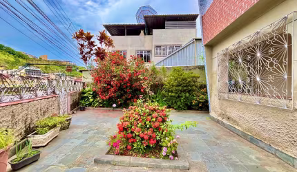 Casa com 3 quartos à venda, 105 m² por R$ 240.000 - Cerâmica - Juiz de Fora/MG