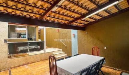 Casa a venda no bairro Manoel Valinhos