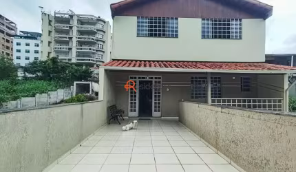 CASA COMERCIAL À VENDA NO CENTRO