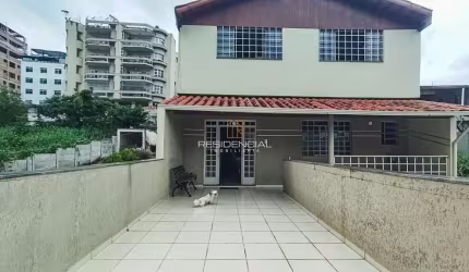 CASA COMERCIAL À VENDA NO CENTRO