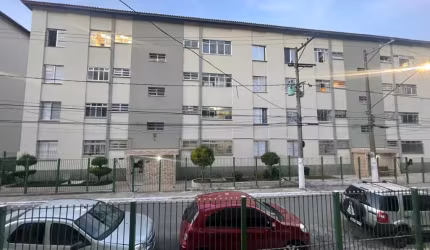 Lindo aparamento  térreo, sala com dois ambientas, quartos grandes, planta bem distribuídos
