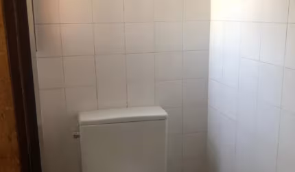 Lindo apartamento pronto pra morar, planta bem distribuída,quartos grandes,ampla cozinha , muito bem decorado.