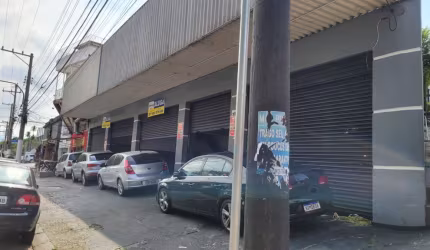 Excelente ponto comercial , 25 metros de frente voltado para Av, composto por salão, escritório e banheiro.