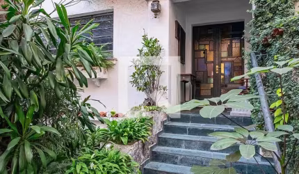 Sobrado à venda com 190m², 3 quartos e 2 vagas