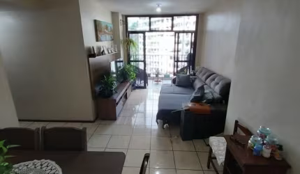 VENDE-SE EXCELENTE APARTAMENTO EM CONDOMÍNIO – ANDAR ALTO!
