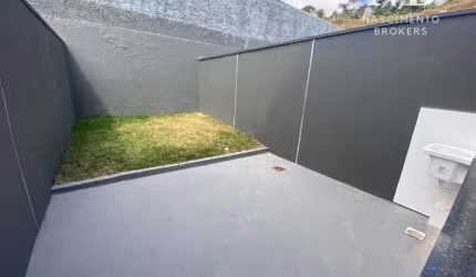 Casa com 2 Quartos e 2 banheiros à Venda, 90 m² por R$ 390.000
