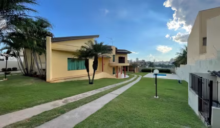 Casa quatro dormitórios no Jardim Colina em Americana/SP