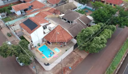 Casa comercial com 2 salas à venda na Rua Antônia Mendes Ferreira, Jardim Copacabana, Maringá, 245 m2 por R$ 680.000