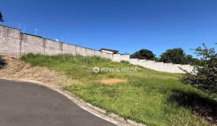 Terreno à Venda no Condomínio Residencial Villa do Sol em Valinhos/SP
