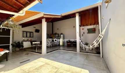 Casa à Venda no Condomínio Residencial Tabatinga em Valinhos/SP