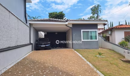 Casa à Venda no Condomínio Residencial São Lourenço em Valinhos/SP