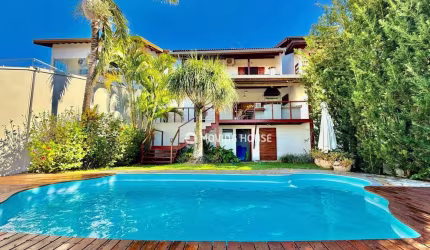 Casa à Venda no Condomínio Residencial Águas da Serra em Valinhos/SP