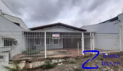 OPORTUNIDADE DE COMPRAR CASA RES. OU COM. NO BAIRRO JARDIM AURELIA, 3 QUARTOS, 6 VAGAS E EDICULA COMPLETA NOS FUNDOS.
