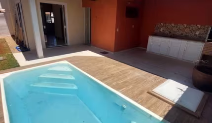 INCRÍVEL CASA EM UM CONDOMÍNIO FECHADO - LINDÍSSIMA