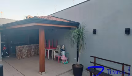 BELA CASA  - BAIRRO TRANQUILO - ACEITA FINANCIAMENTO - ACEITA PERMUTA COM APARTAMENTO DE MENOR VALOR - ATE R$ 230 MIL