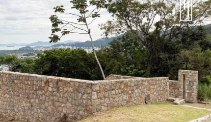 Terreno à venda na Servidão da Figueira Velha, 370, Córrego Grande, Florianópolis por R$ 700.000