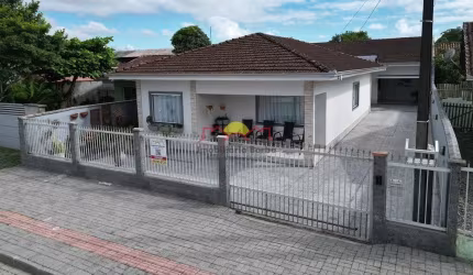 12416 - Casa Semi Mobiliada com 03 Dormitórios e Edícula no bairro Boehmerwald