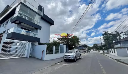 12360 - Cobertura Semi Mobiliada com 03 Quartos  no bairro Vila Nova