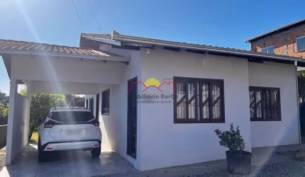 12513 - Casa com 03 Dormitórios e Amplo Terreno no bairro  João Costa