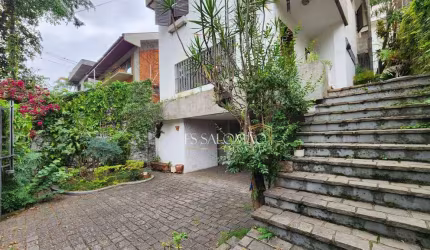Sobrado de Alto Luxo na Vila Madalena – Em Frente ao Colégio Rainha da Paz