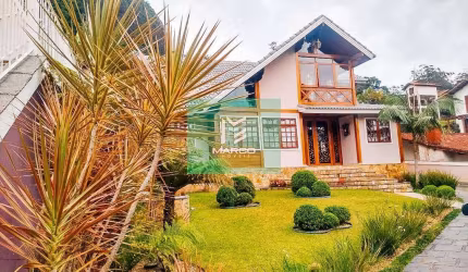 Casa com 3 dormitórios à venda, 300 m² por R$ 2.950.000,00 - Carlos Guinle - Teresópolis/RJ