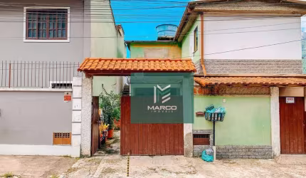Casa com 4 dormitórios à venda, 495 m² por R$ 650.000 - Santa Cecília - Teresópolis/RJ