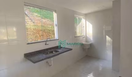 Apartamento com 2 dormitórios à venda, 47 m² por R$ 260.000 - Albuquerque - Teresópolis/RJ