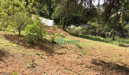 Terreno à venda, 897 m² por R$ 190.000 - Pessegueiros - Teresópolis/RJ