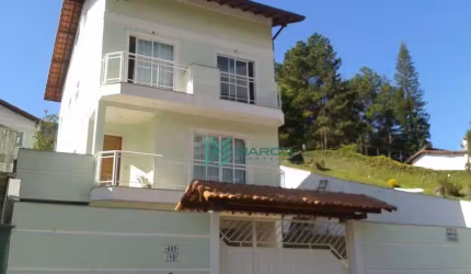 Casa com 4 dormitórios à venda, 250 m² por R$ 990.000 - Agriões - Teresópolis/RJ