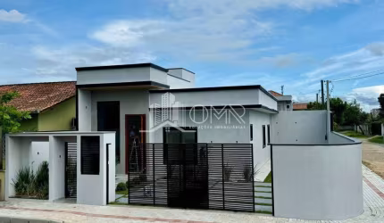 CASA MODERNA DE ESQUINA SOZINHA NO TERRENO EM ITAJUBA