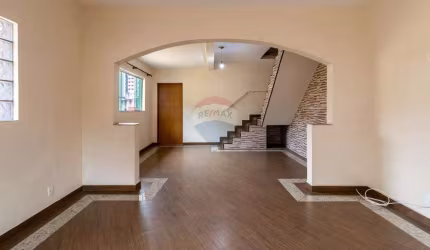 Sobrado Residencial ou Comercial no Chora Menino, SP