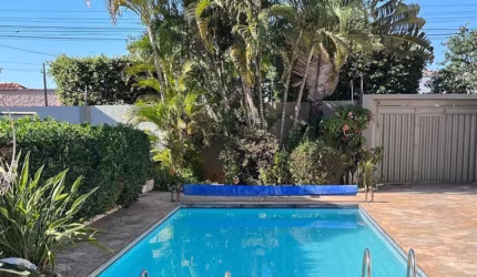 Casa/ Sobrado à venda  com 4 quarto(s)