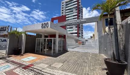 Apartamento com 4 quartos, sendo 2 semi-suítes e 1 suíte, na Farolândia.